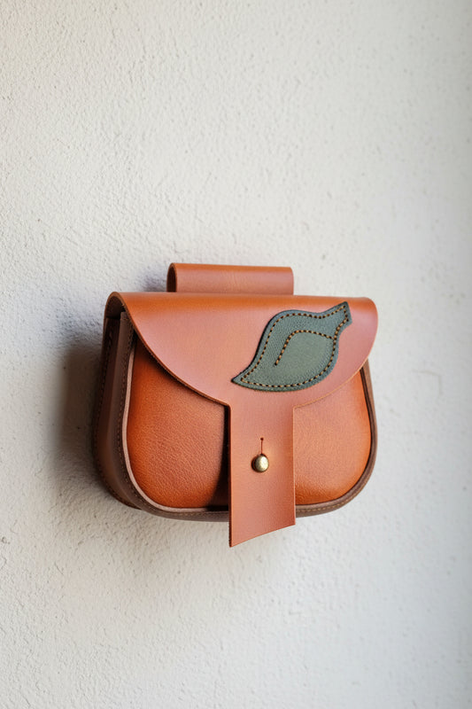 Hazel Pouch - no.5132