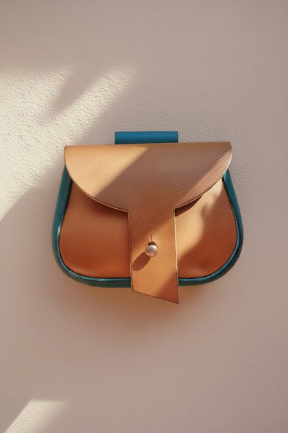 Hazel Pouch - no.5095