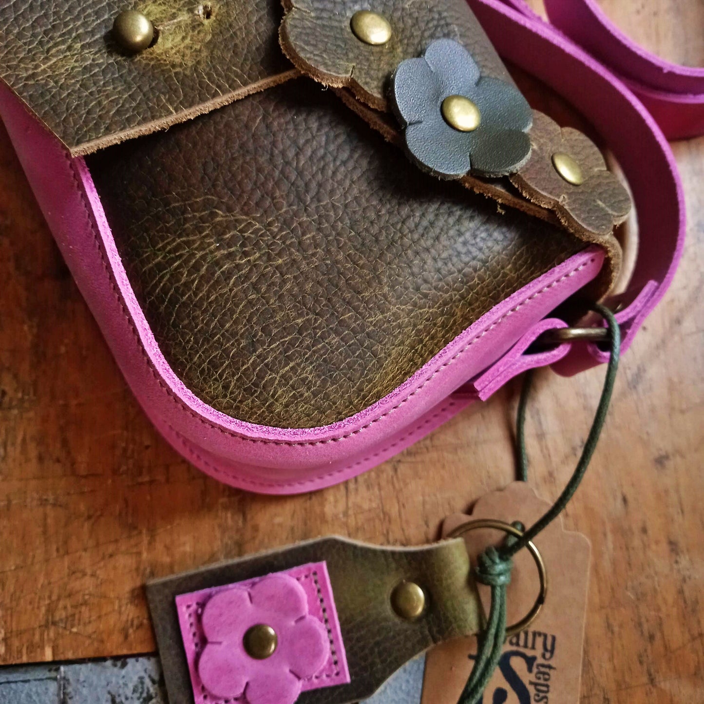 NATTER. Small Messenger Leather Bag. No 4657
